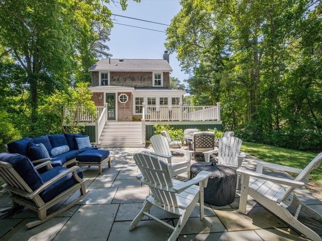 7 Brenton Road, Falmouth, MA 02556