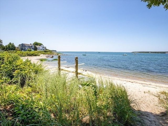 7 Brenton Road, Falmouth, MA 02556