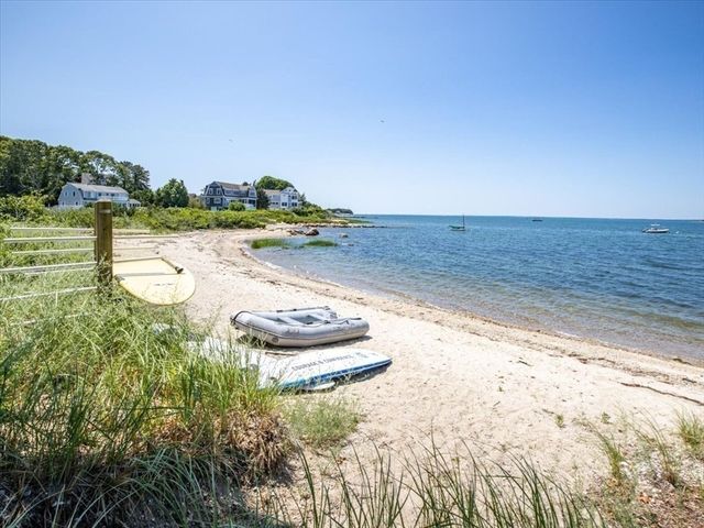 7 Brenton Road, Falmouth, MA 02556