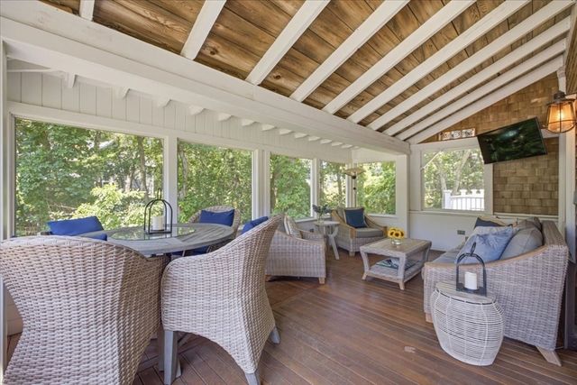 7 Brenton Road, Falmouth, MA 02556