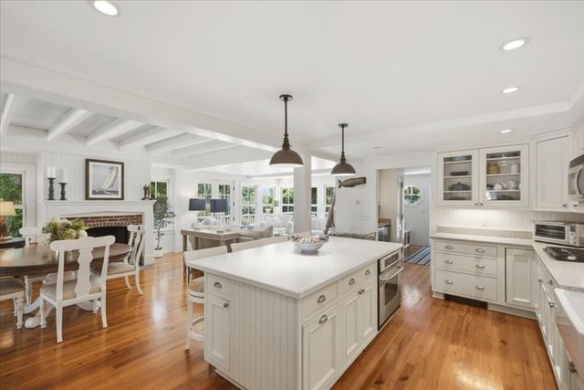 7 Brenton Road, Falmouth, MA 02556