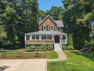 7 Brenton Road, Falmouth, MA 02556