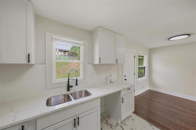 3912 E 47th Terrace, Kansas City, MO 64130