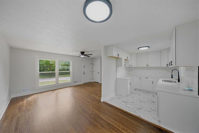 3912 E 47th Terrace, Kansas City, MO 64130