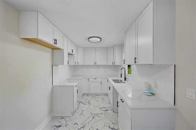 3912 E 47th Terrace, Kansas City, MO 64130