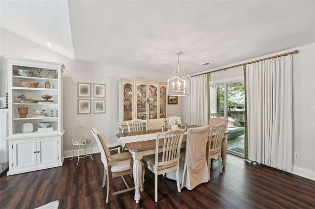 649 Radford Circle, Woodstock, GA 30188