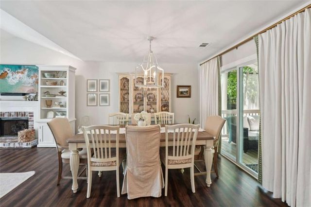 649 Radford Circle, Woodstock, GA 30188