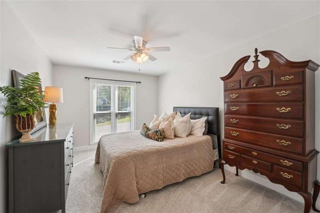 649 Radford Circle, Woodstock, GA 30188