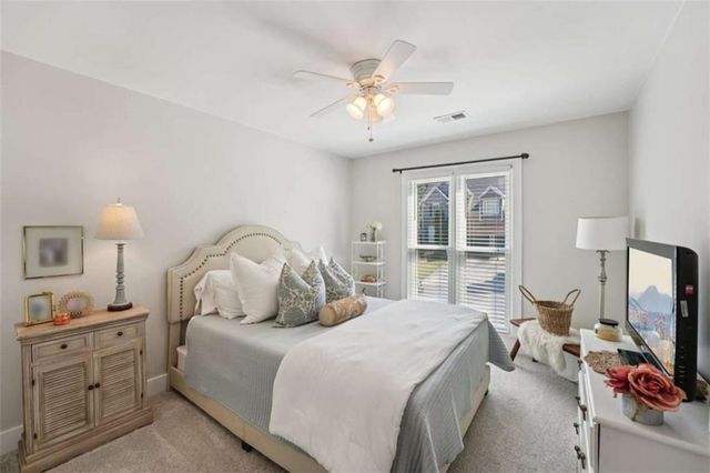 649 Radford Circle, Woodstock, GA 30188