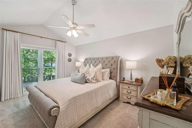 649 Radford Circle, Woodstock, GA 30188