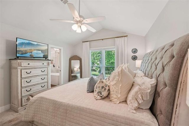 649 Radford Circle, Woodstock, GA 30188