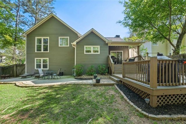 649 Radford Circle, Woodstock, GA 30188