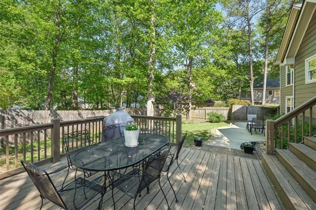 649 Radford Circle, Woodstock, GA 30188