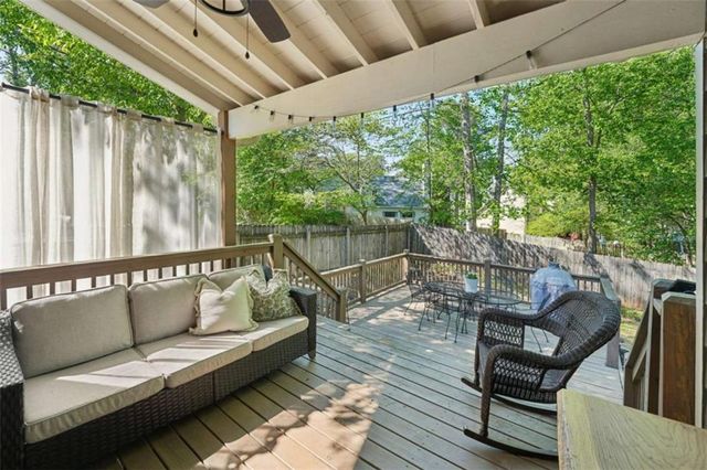 649 Radford Circle, Woodstock, GA 30188