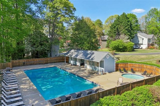 649 Radford Circle, Woodstock, GA 30188