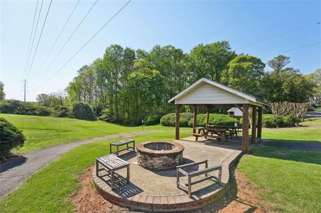 649 Radford Circle, Woodstock, GA 30188