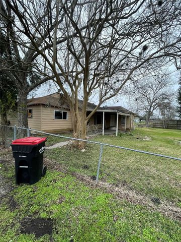 3318 Massey Tompkins Road, Baytown, TX 77521