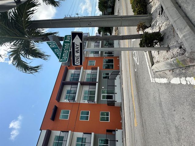 2121 N Tamarind Avenue, West Palm Beach, FL 33407