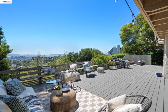 5725 Chelton Dr, Oakland, CA 94611