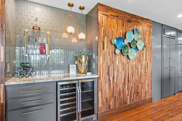 916 Wooded Crest Drive, Woodway, TX 76712