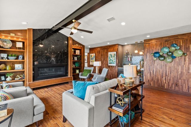 916 Wooded Crest Drive, Woodway, TX 76712