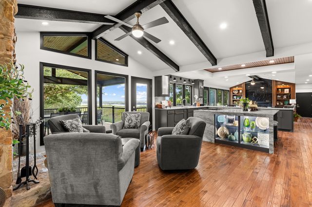 916 Wooded Crest Drive, Woodway, TX 76712