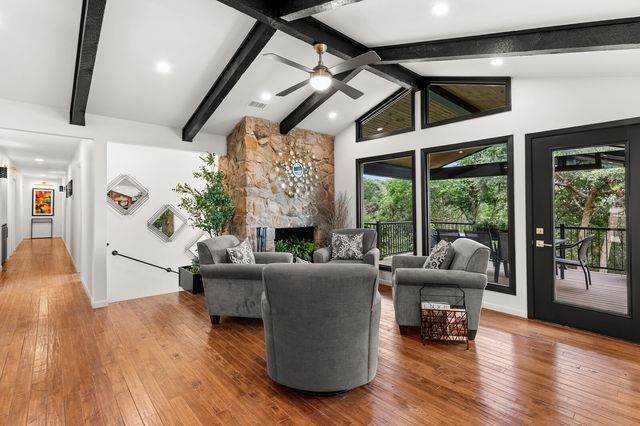 916 Wooded Crest Drive, Woodway, TX 76712