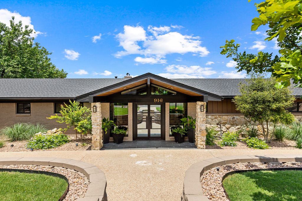 916 Wooded Crest Drive, Woodway, TX 76712