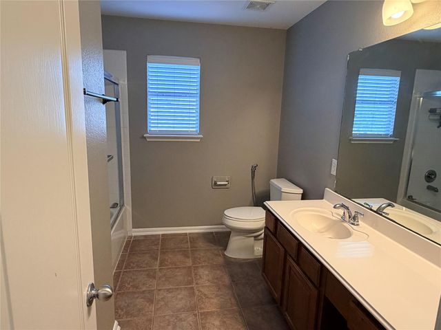 4715 Lunsford Hollow Lane, Friendswood, TX 77546