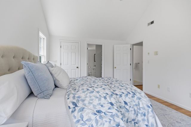 81 Parish Rd, Needham, MA 02494
