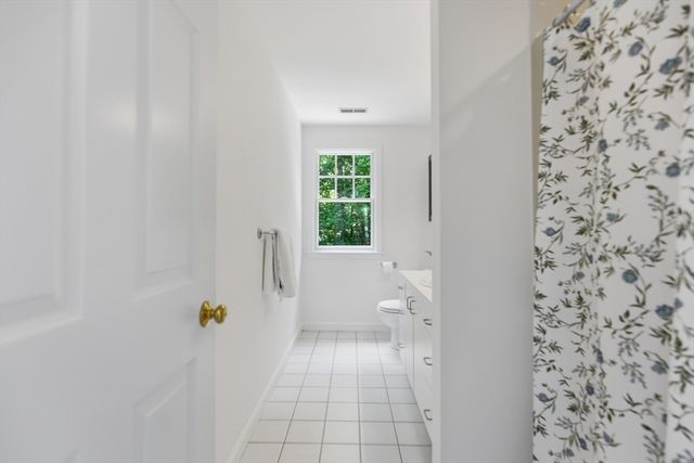 81 Parish Rd, Needham, MA 02494
