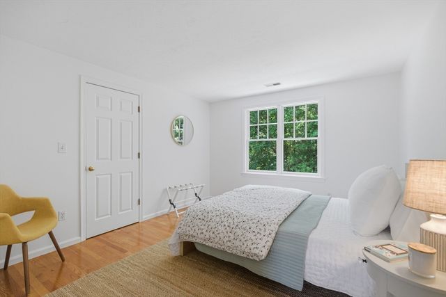 81 Parish Rd, Needham, MA 02494