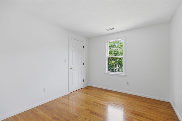 81 Parish Rd, Needham, MA 02494