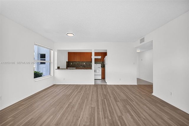 505 S Pine Island Road B102, Plantation, FL 33324
