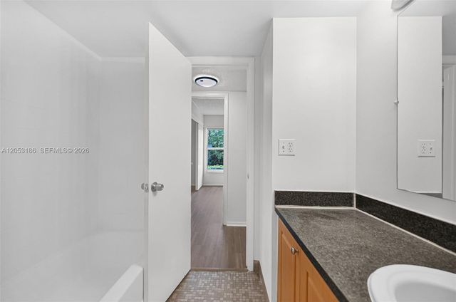 505 S Pine Island Road B102, Plantation, FL 33324