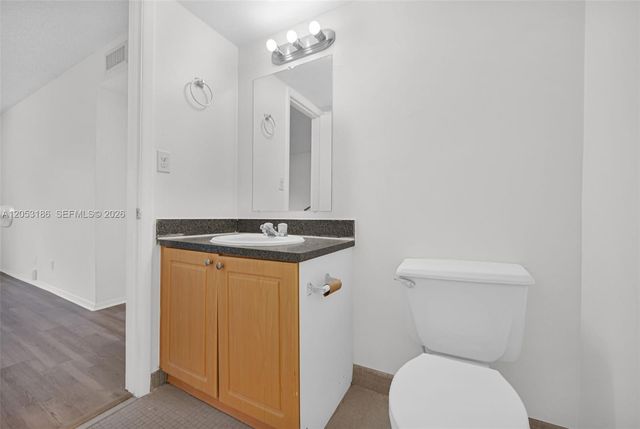 505 S Pine Island Road B102, Plantation, FL 33324