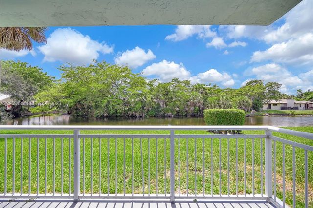 505 S Pine Island Road B102, Plantation, FL 33324