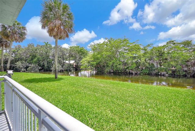 505 S Pine Island Road B102, Plantation, FL 33324