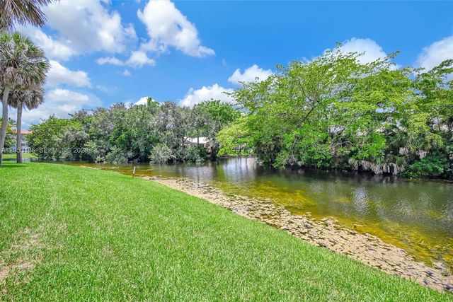 505 S Pine Island Road B102, Plantation, FL 33324