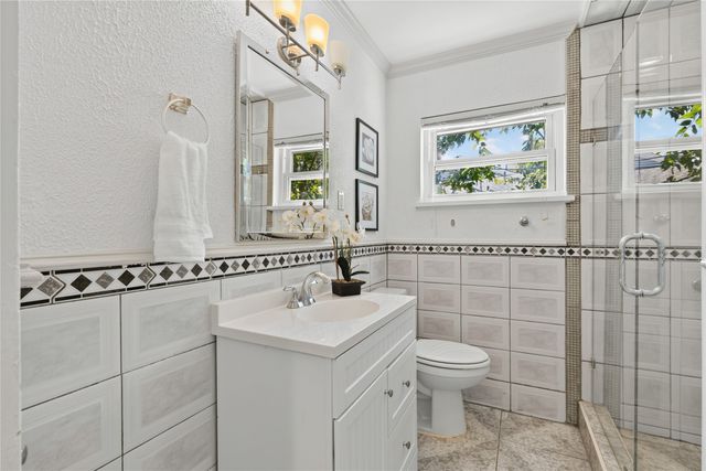 649 Peavy Road, Dallas, TX 75218