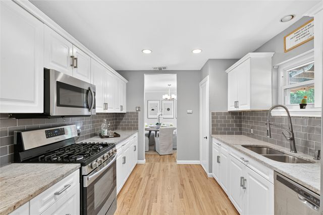 649 Peavy Road, Dallas, TX 75218