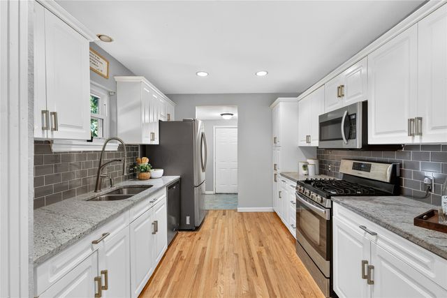 649 Peavy Road, Dallas, TX 75218