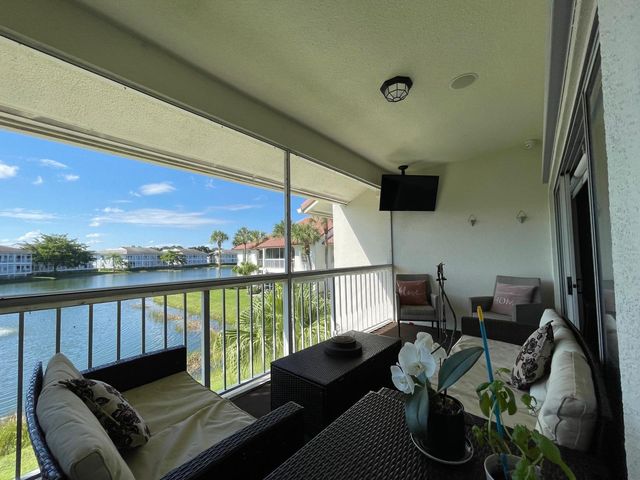 209 CYPRESS POINT Drive, Palm Beach Gardens, FL 33418