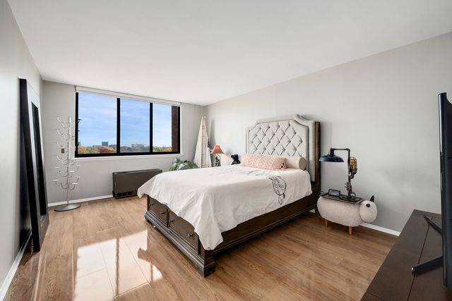 2000 Saint Regis Drive 6B, Lombard, IL 60148