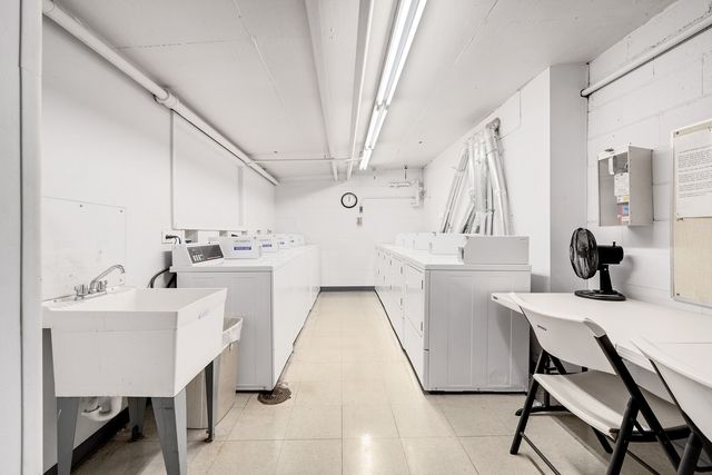 2000 Saint Regis Drive 6B, Lombard, IL 60148