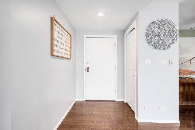 2000 Saint Regis Drive 6B, Lombard, IL 60148