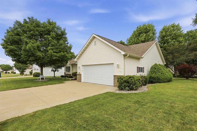 89 PENBROOK CIRCLE, Appleton, WI 54914