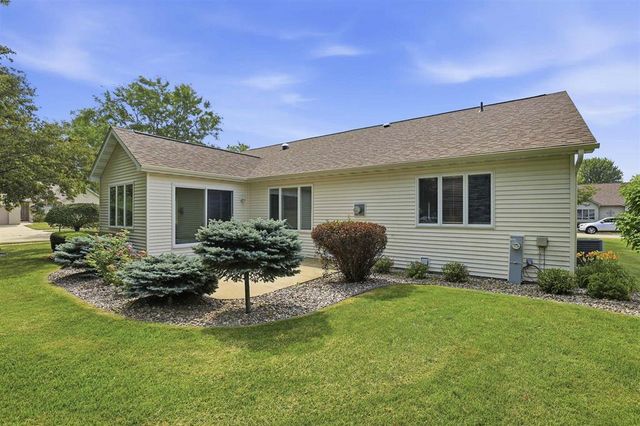89 PENBROOK CIRCLE, Appleton, WI 54914