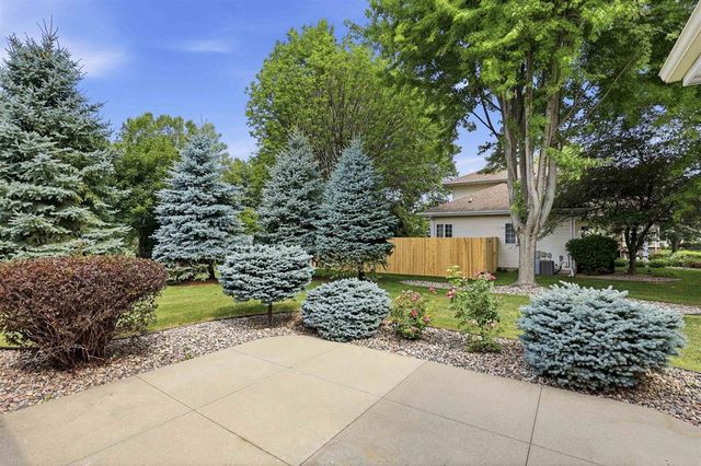 89 PENBROOK CIRCLE, Appleton, WI 54914