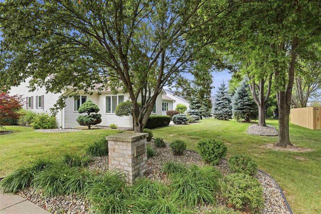 89 PENBROOK CIRCLE, Appleton, WI 54914